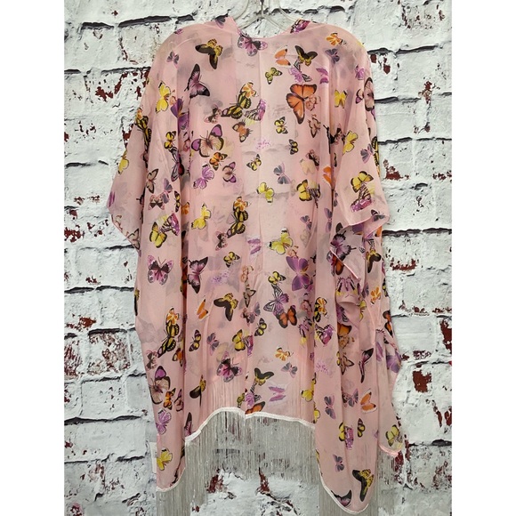 🔻3/$30🔻Butterfly Print Ruana w/ Long Fringe - Picture 7 of 7